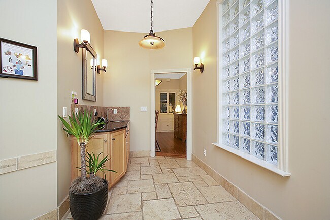 Building Photo - 4060 17th St