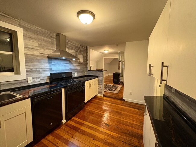 Building Photo - 722 Butterworth St SW