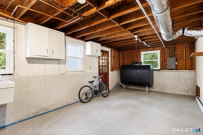 Building Photo - 677 Woodtick Rd
