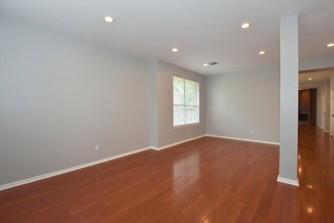 Building Photo - 20415 Lonestar Oak St