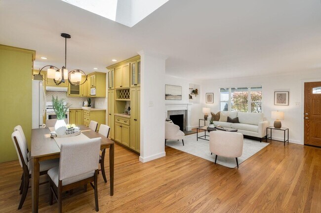 Building Photo - Light-Filled San Leandro Gem w/ Dual Garages & Expansive Yard