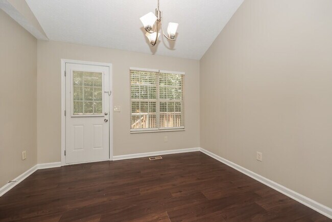 Building Photo - 4008 Calumet Dr