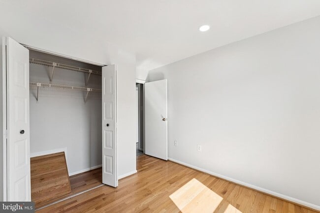 Building Photo - 7527 Belle Grae Dr