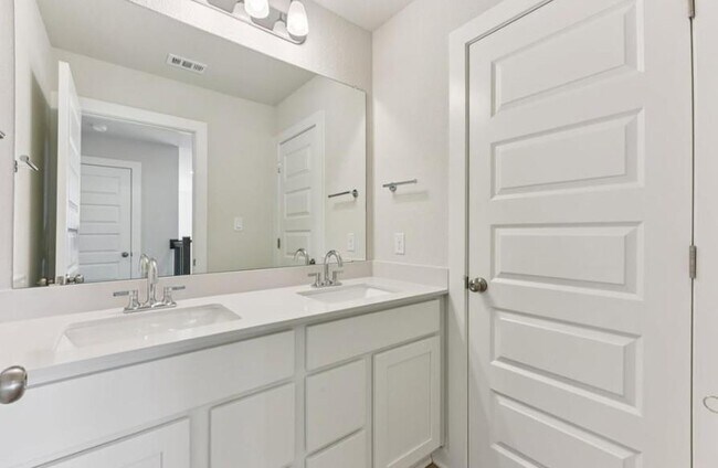 Building Photo - 1217 Lavender Wy