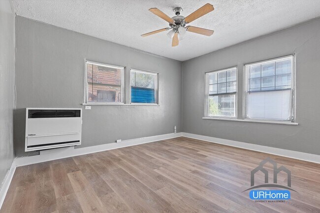 Building Photo - Exceptional Value: Charming Portland Studio ($1,100)