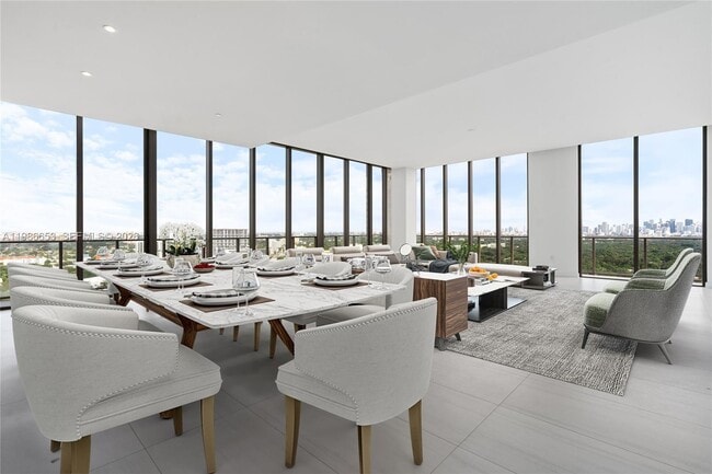 Building Photo - 2678 Tigertail Ave