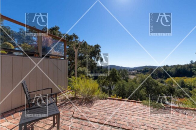 Building Photo - 4 bedroom 3 bath home in Scotts Valley