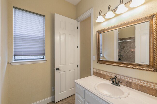 Building Photo - Coming Soon! 3 Bedroom Home in Aledo