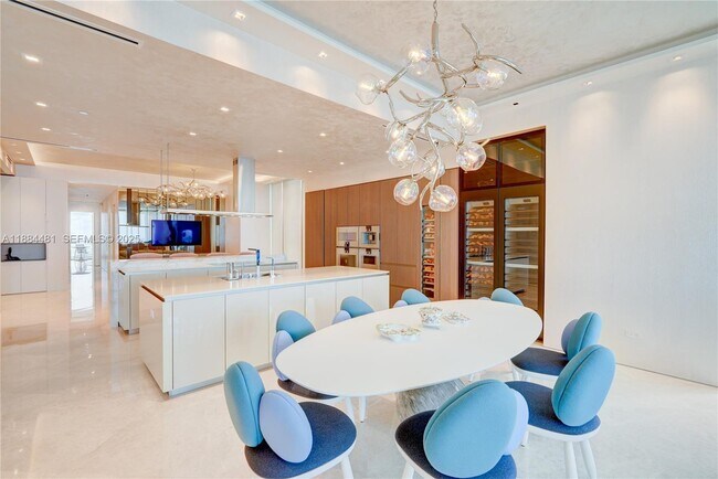 Building Photo - 18501 Collins Ave