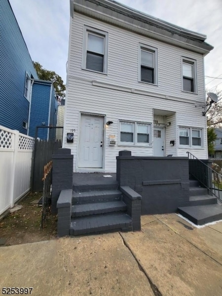 Building Photo - 195 Reynolds St