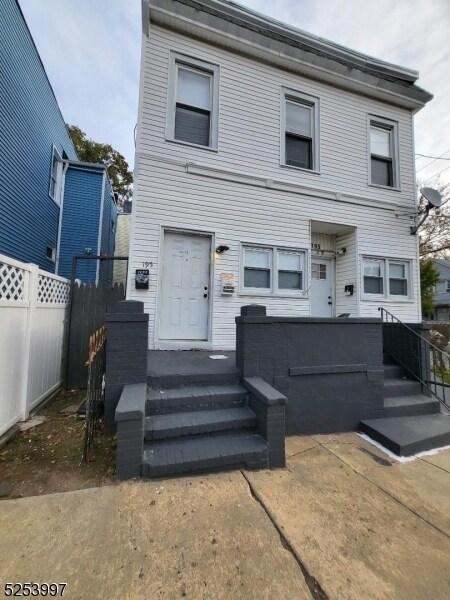 Primary Photo - 195 Reynolds St