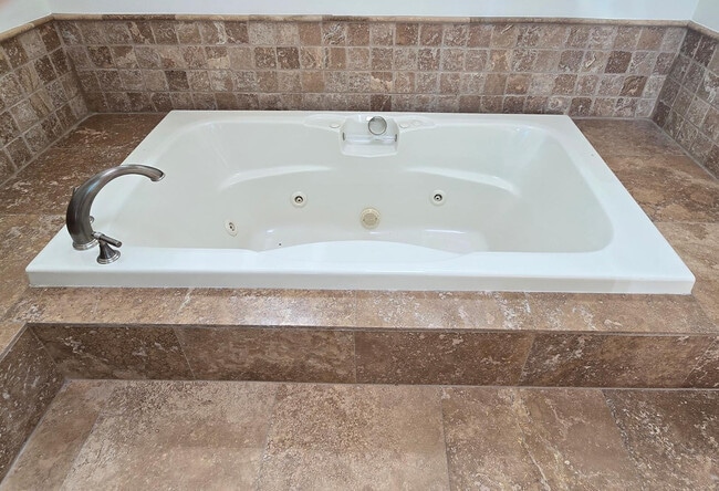 Building Photo - 4485 E Quail Brush Rd