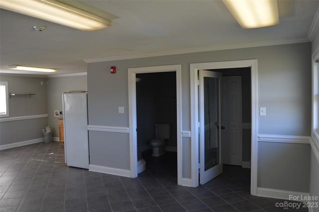 Building Photo - 2166 Old Mountain Rd