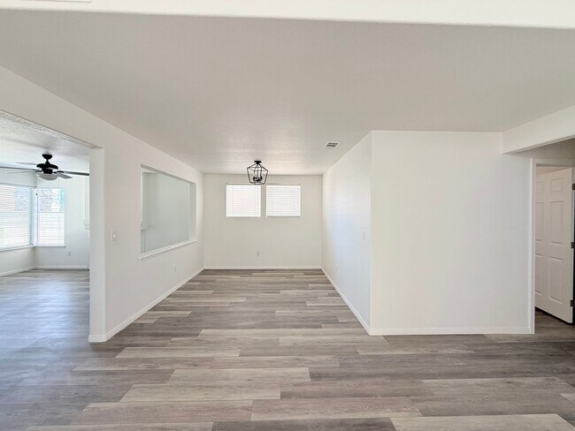 Building Photo - Highly desirable North Summerlin single-fa...