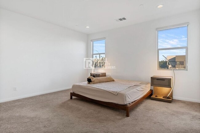 Building Photo - 3657 Bearberry Ave