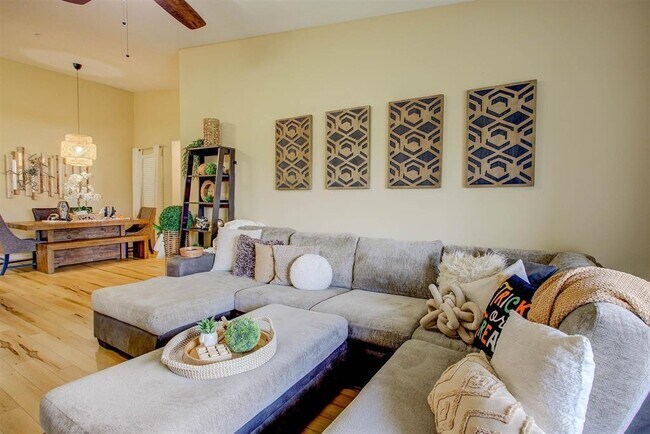 Building Photo - 2344 Golden Lake Loop