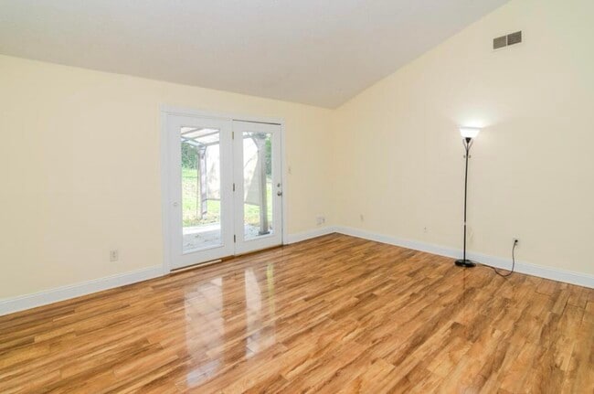 Building Photo - 3829 Niagara Dr