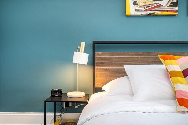 Building Photo - 215 Piedmont Ave NE