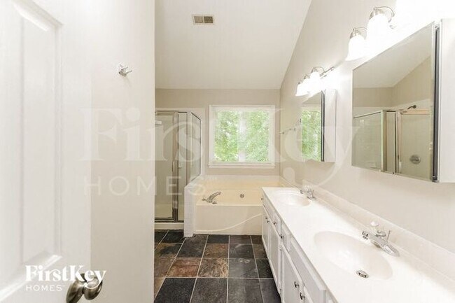 Building Photo - 9063 Chancerwood Dr