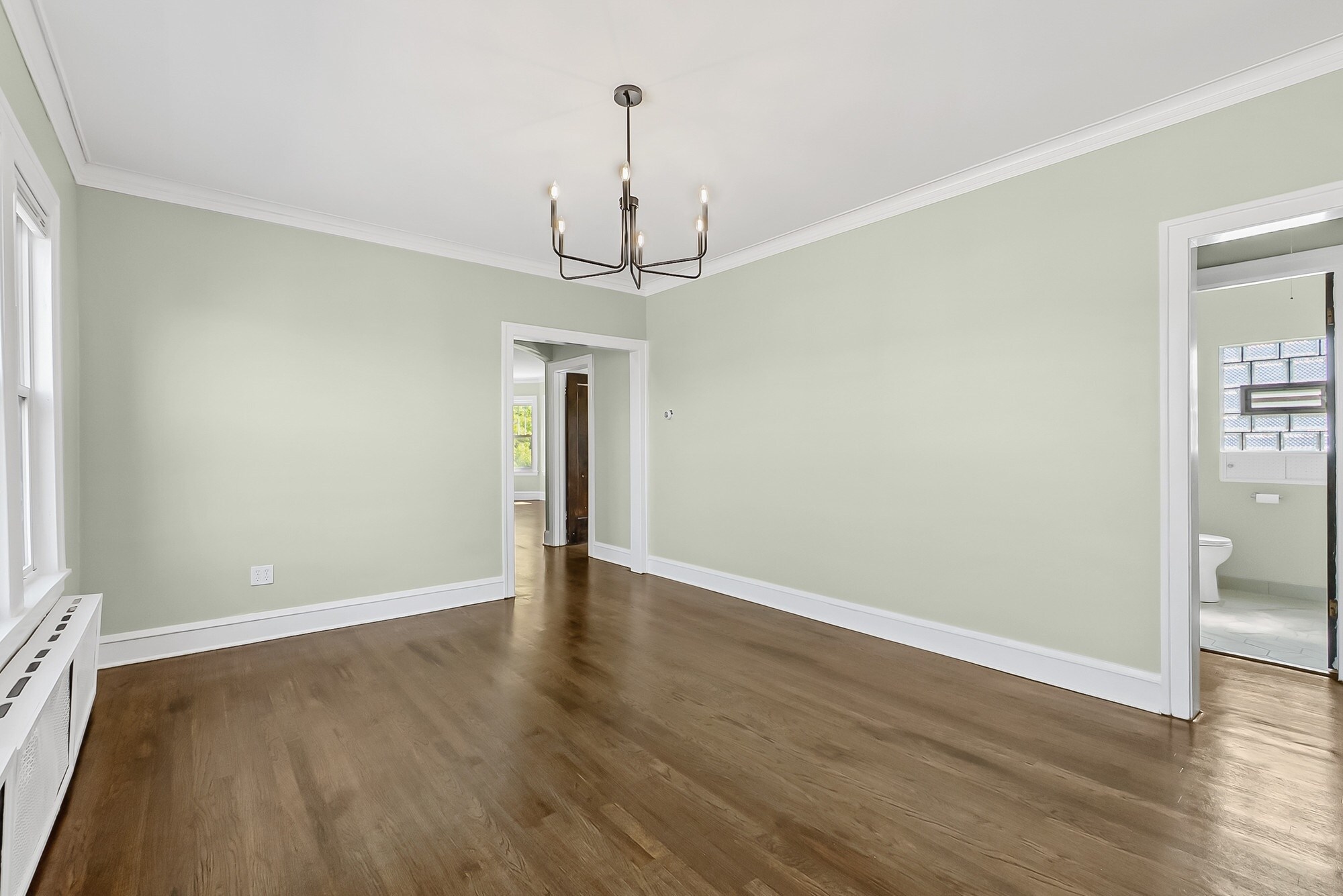 Building Photo - 5742 N Francisco Ave