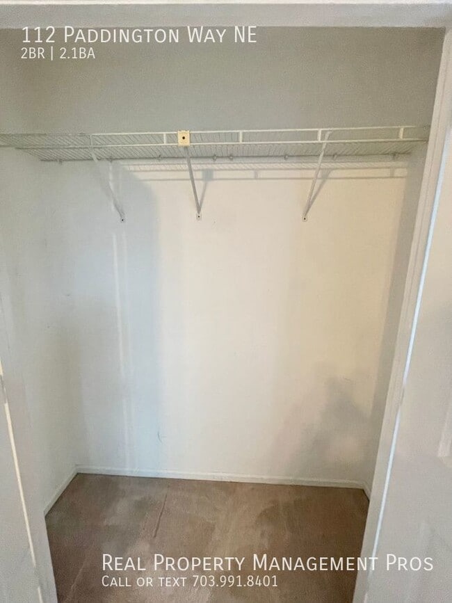 Building Photo - 112 Paddington Way NE