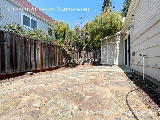 Building Photo - 416 St Emilion Ct