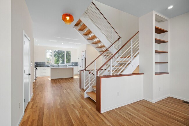 Building Photo - 223 S Stafford Ave