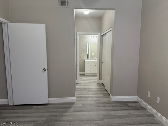 Building Photo - 9050 W Warm Springs Rd