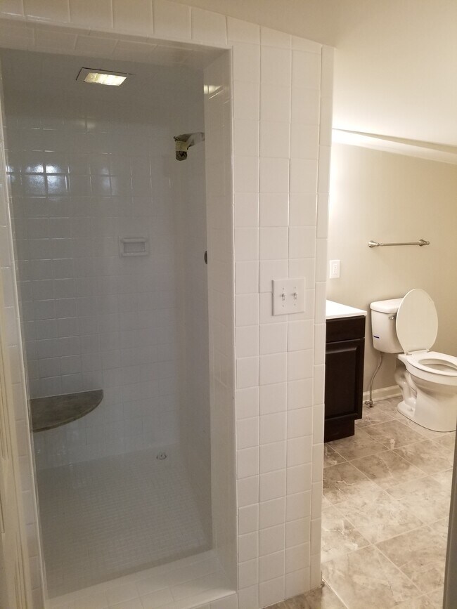 Building Photo - 1695 Donwell Dr