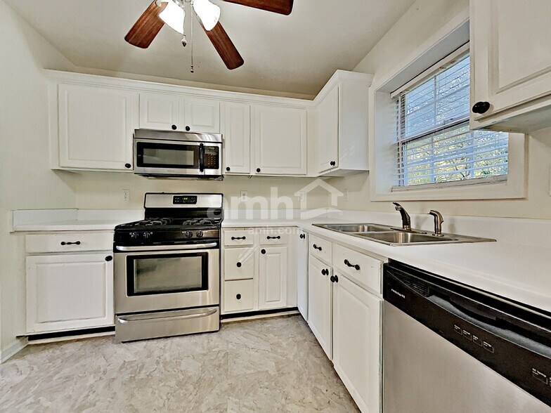 Building Photo - 349 Ethridge Dr NW