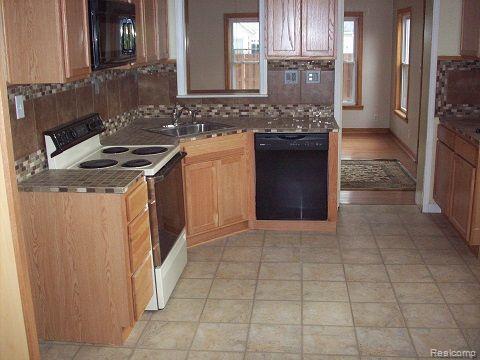 Building Photo - 4790 Elizabeth Lake Rd