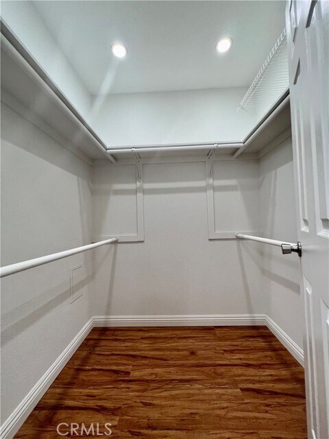Building Photo - 247 Streamwood