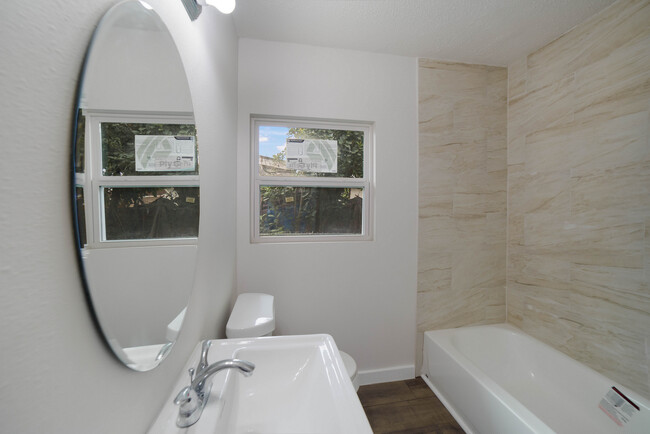 Building Photo - 127 Antrim Dr
