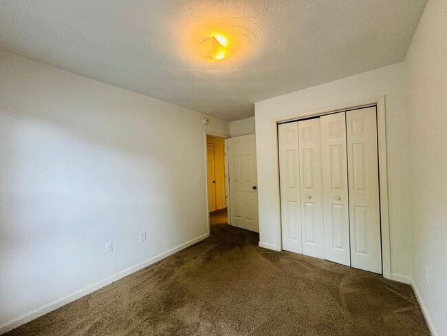Building Photo - 850 Patrick Henry Dr