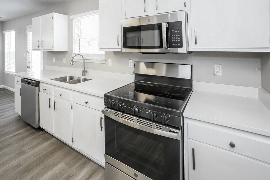 Building Photo - 4029 Willow Ct