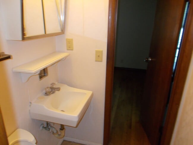 Building Photo - 312 Hazelwood Ln