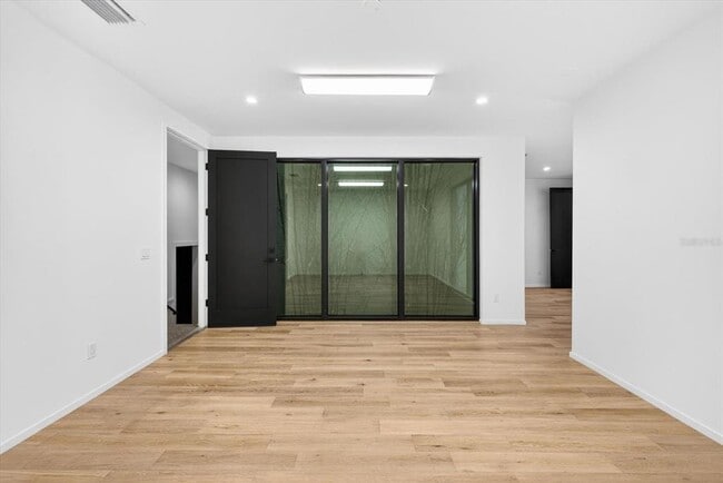 Building Photo - 94 W Davis Blvd