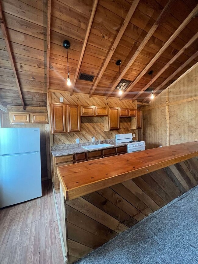 Building Photo - 2202 S Joplin Ave