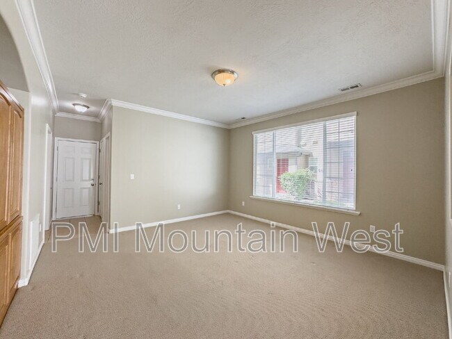 Building Photo - 948 Chelsea Ln