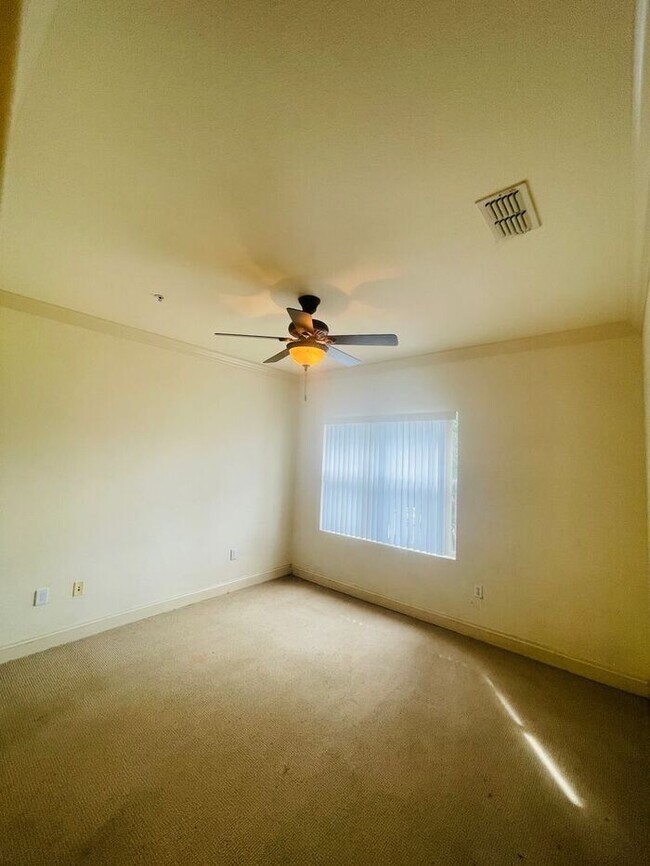 Building Photo - Spacious Two-Story Townhome-Bella Vista-2646 Bella Vista Dr Davenport FL 33897