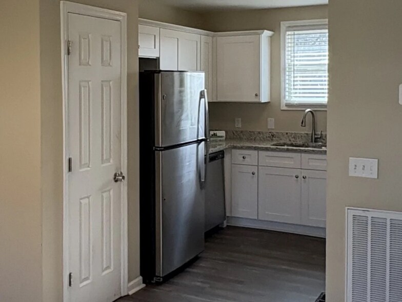 Building Photo - 3837 Buena Vista Pike