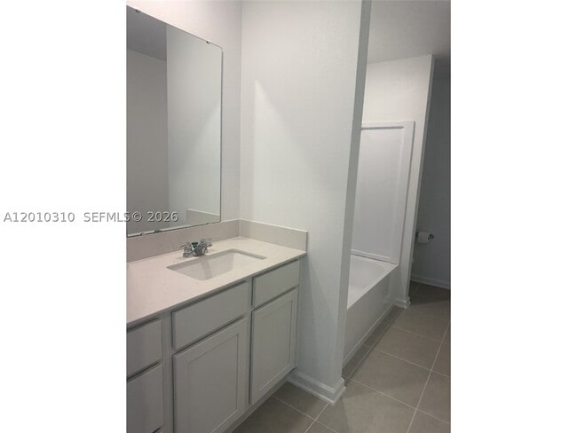 Building Photo - 5423 Meadow Walk Dr