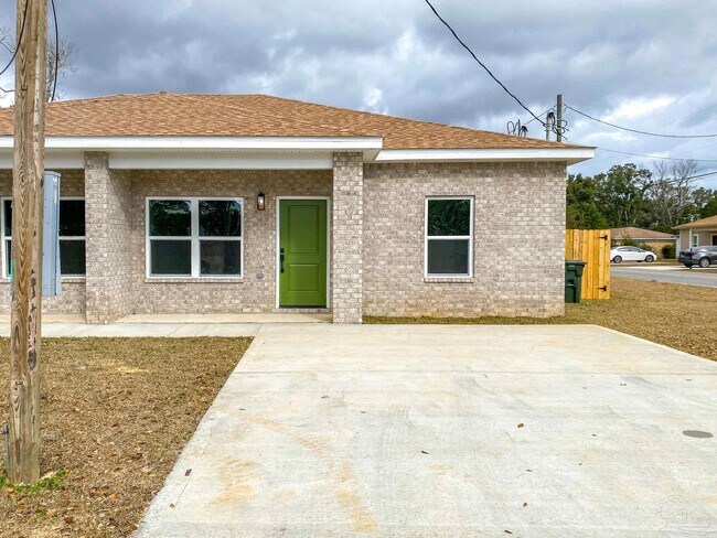 Building Photo - 440 Hancock Ln