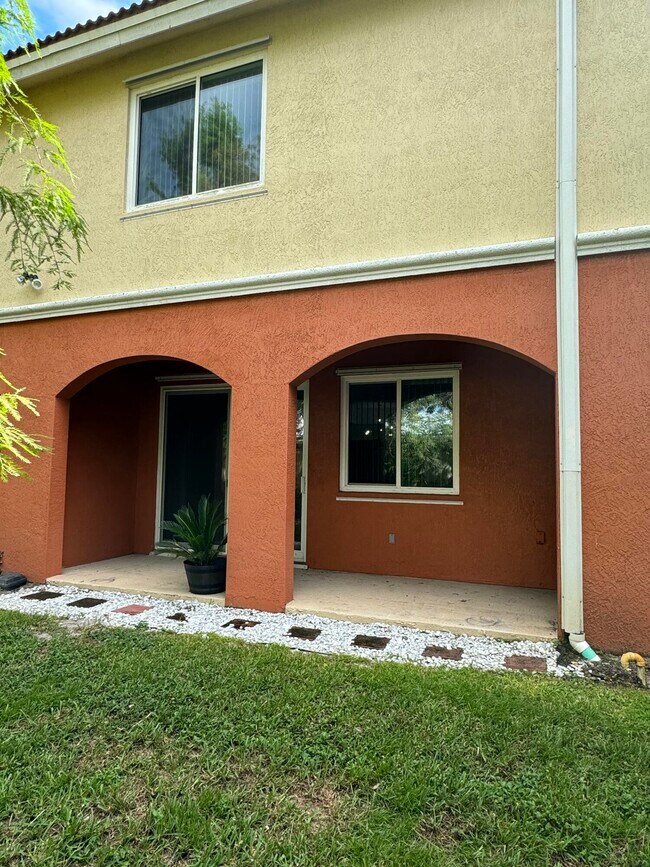 Building Photo - 45 SE Sedona Cir