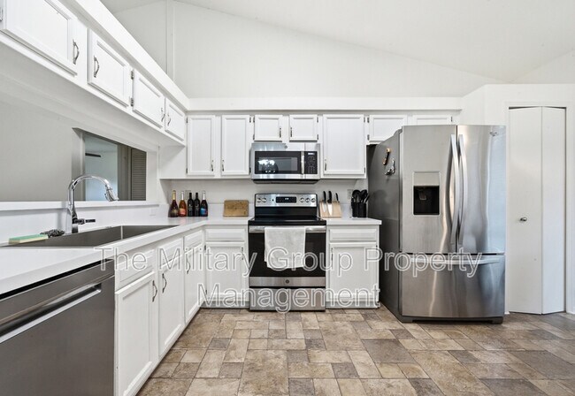 Building Photo - 1261 Cutlass Rd