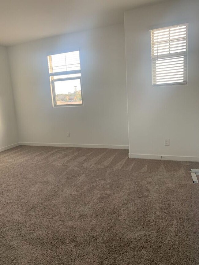 Building Photo - Newer home in most desirable home in Chandler, 3 Bed2 bath