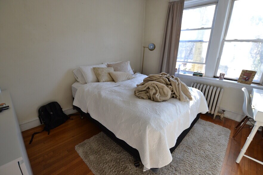 Building Photo - 316 Saint Paul St