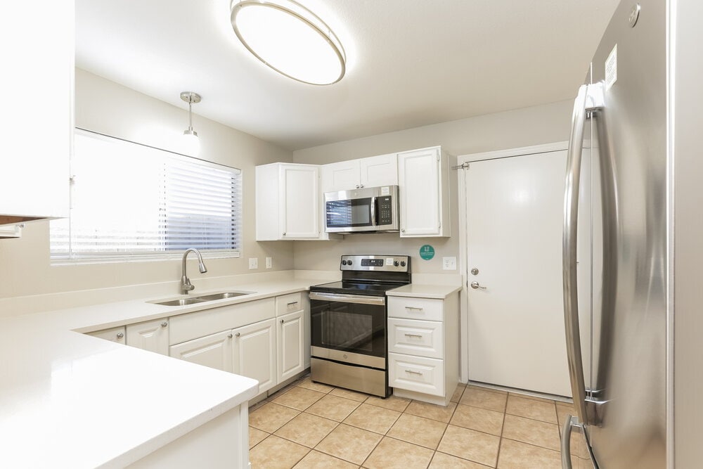 Building Photo - 4755 W Wahalla Ln