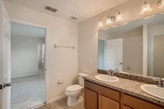 Building Photo - 3 Bed 2.5 Bath Townhome for Rent