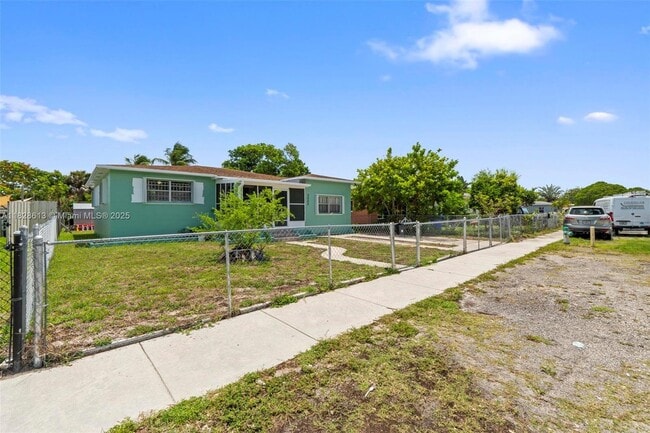 Primary Photo - 2502 Funston St